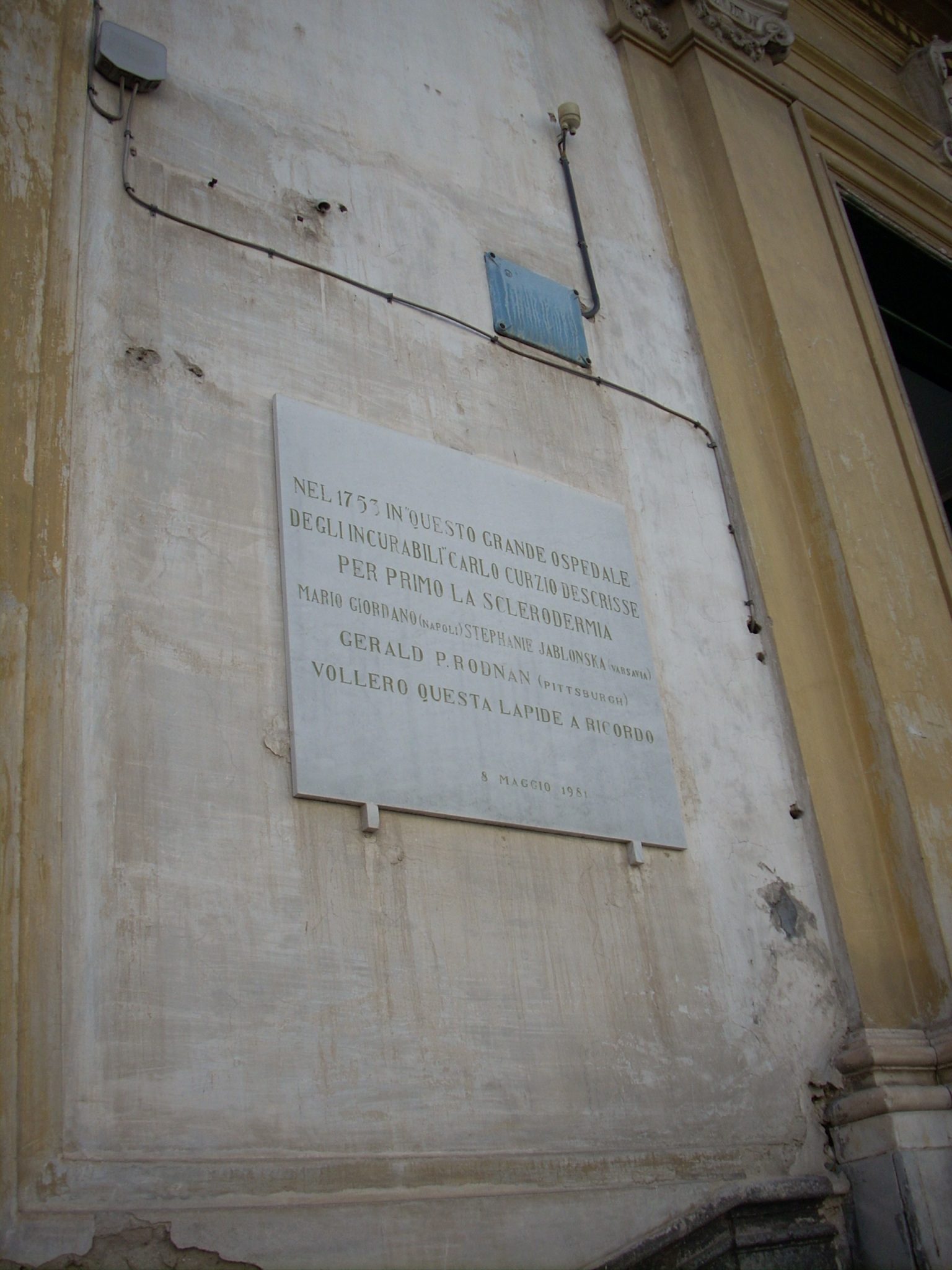 Carlo Curzio memorial tablet, Incurabili, Naples - 02.JPG